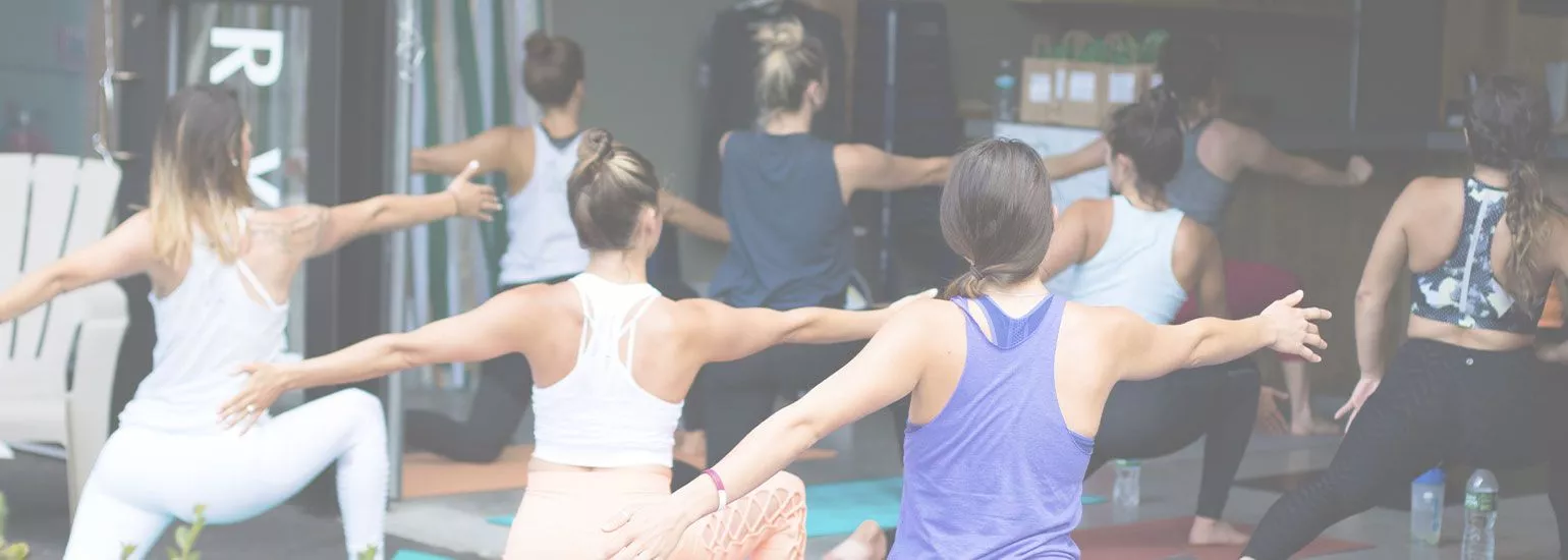 Sophrologie et yoga : quelles sont leurs différences et points communs ?